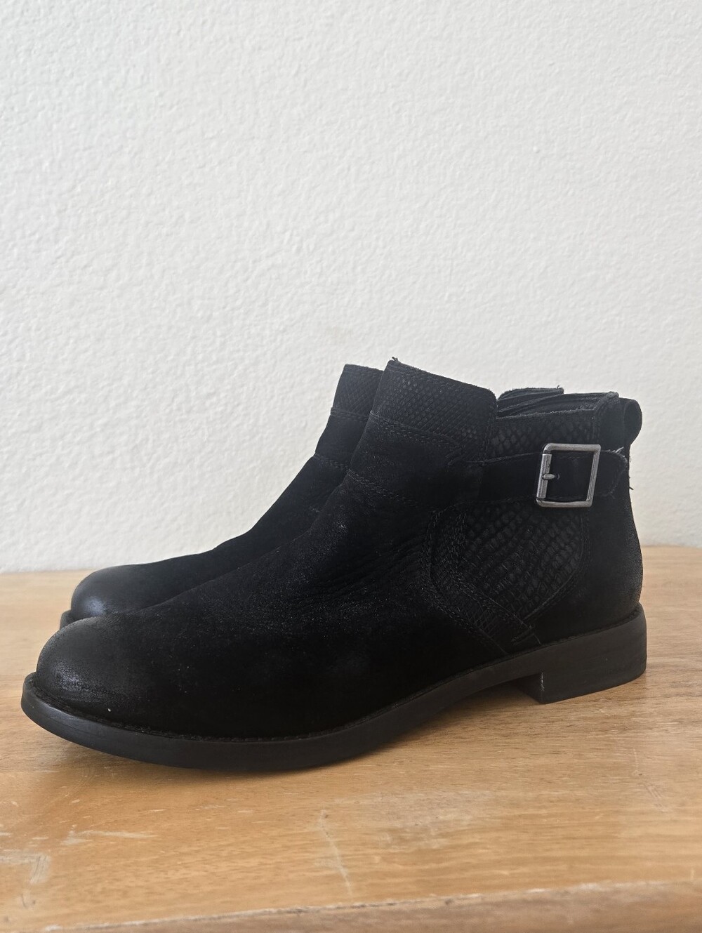 Abeo Yana Womens Black Leather Buckle Casual Flat Ankle Boots Shoes Size 7 N